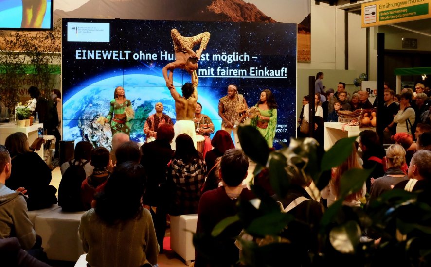 BMZ Gruene Woche Messestand super 10