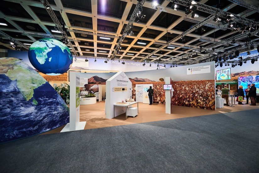 BMZ Gruenewoche Messestand super 5