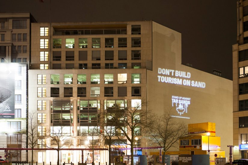 Friends Of The Earth Teersand Kanada Projektion 02 S